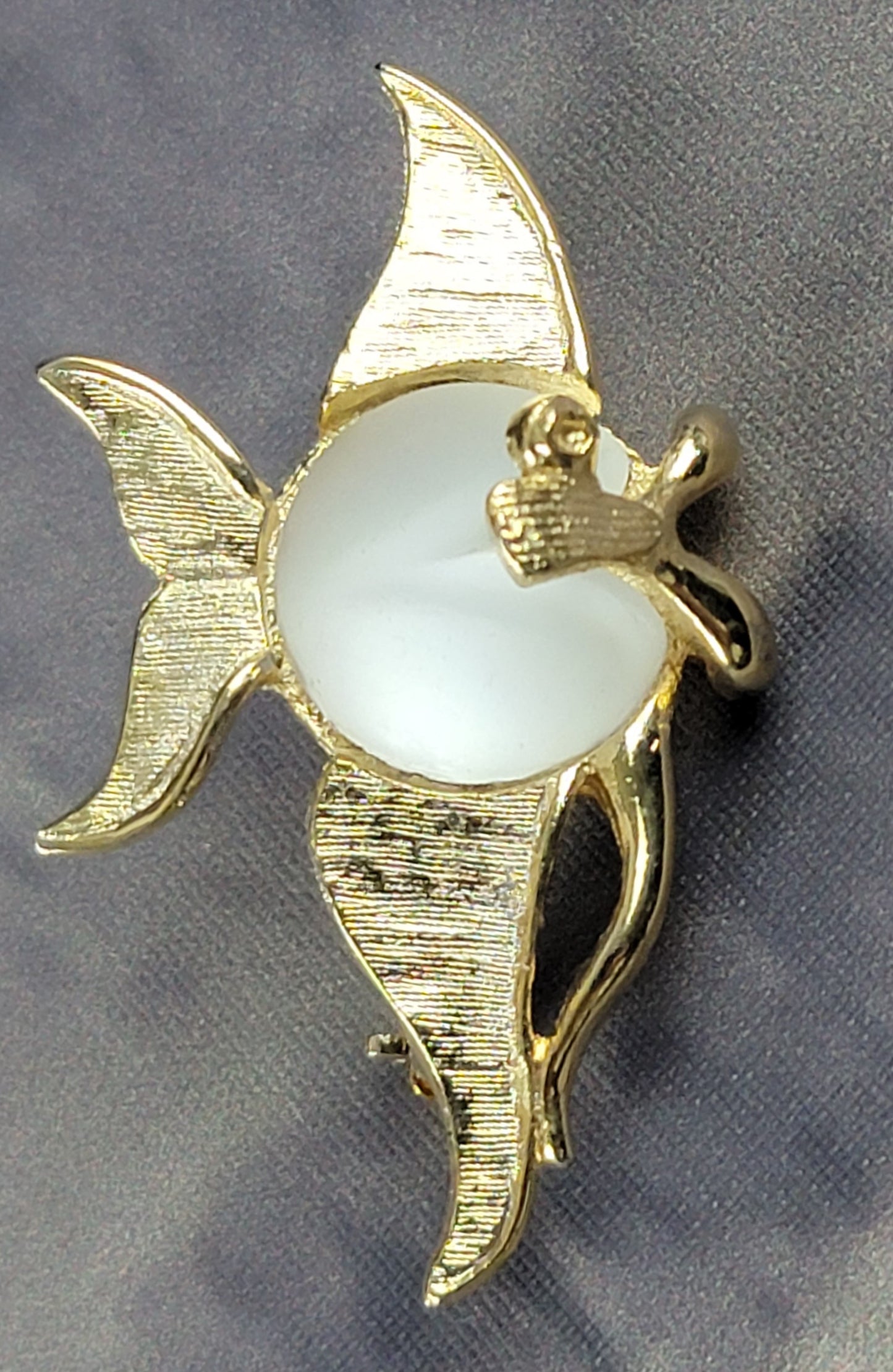 Vintage Jelly Belly Small Clear Angel Fish Gold Tone Pin Brooch 1 3/4"