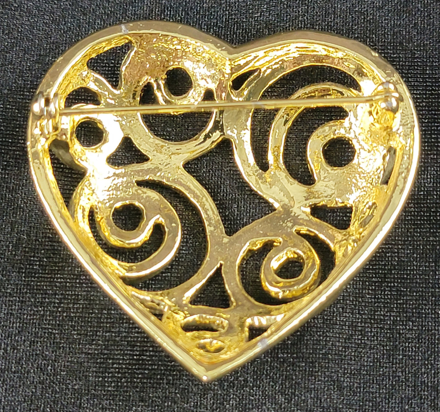 Decorative Shiny Gold Tone Openwork Scrollwork Heart Brooch Pin 1 7/8"