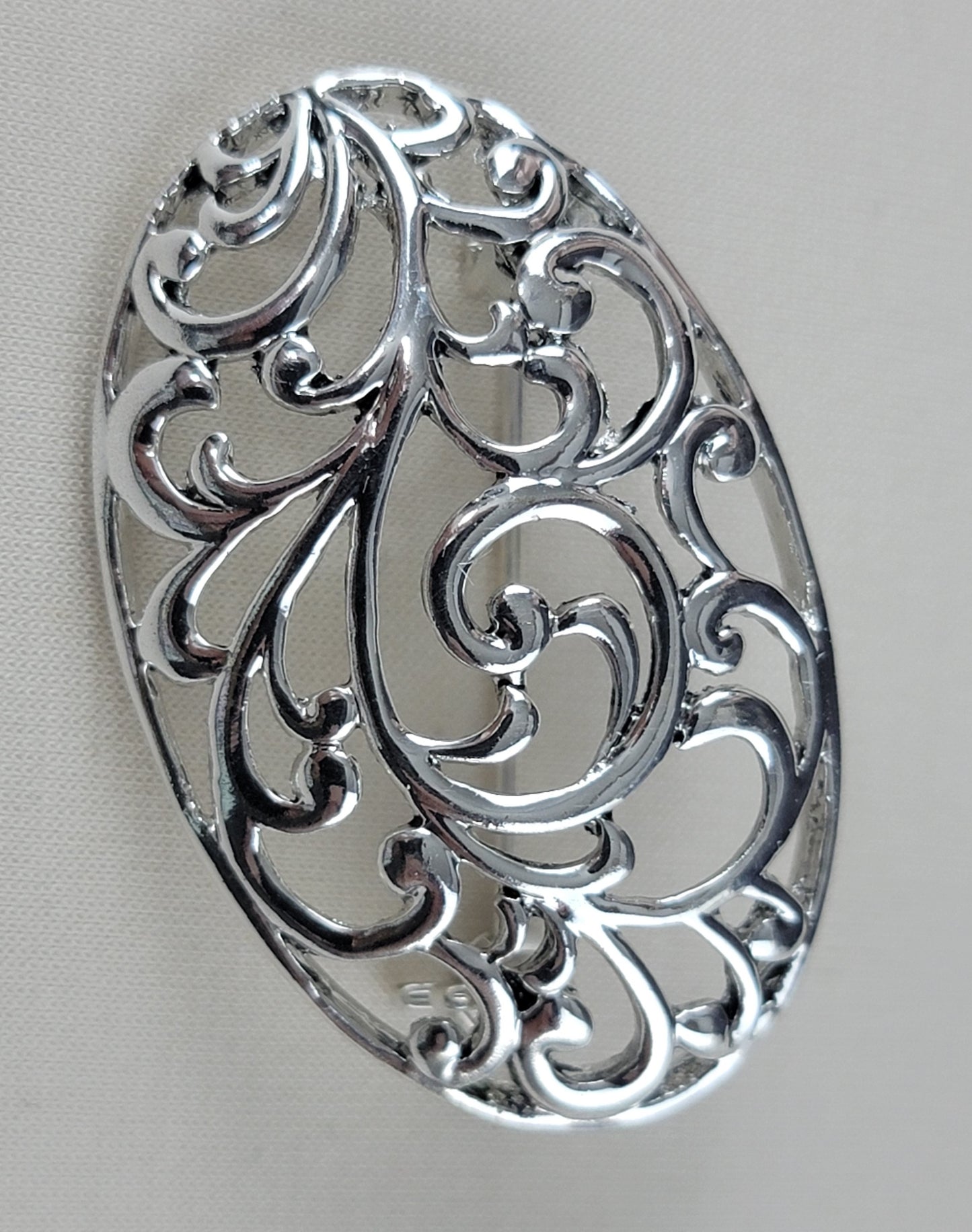 Classic Decorative Silver Tone Oval Openwork Scrollwork Brooch Pin 1 5/8"