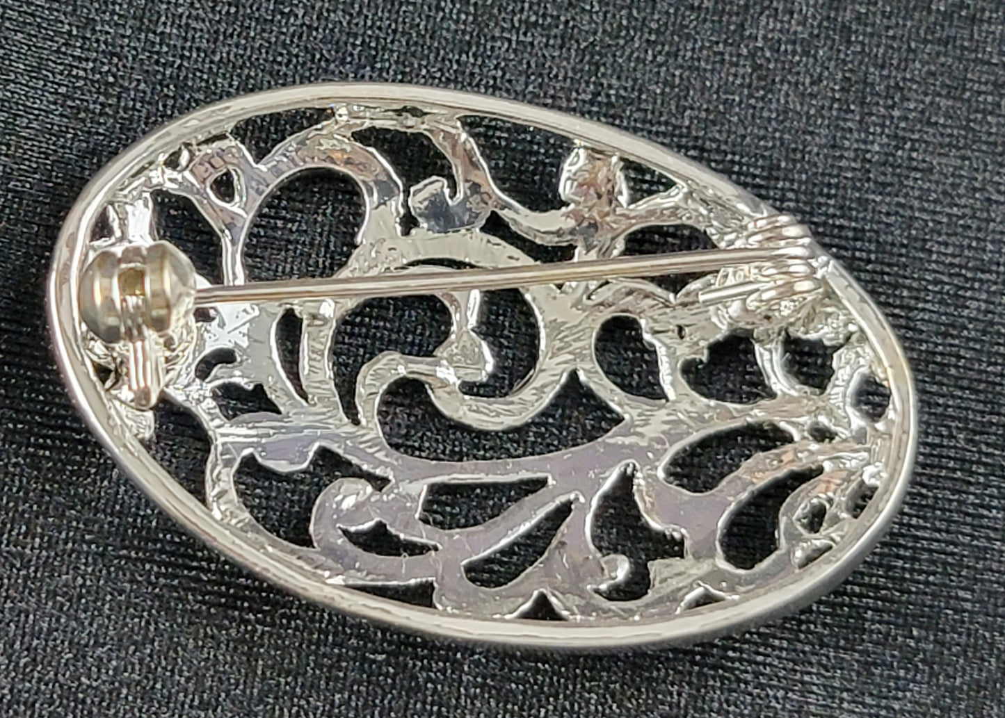 Classic Decorative Silver Tone Oval Openwork Scrollwork Brooch Pin 1 5/8"