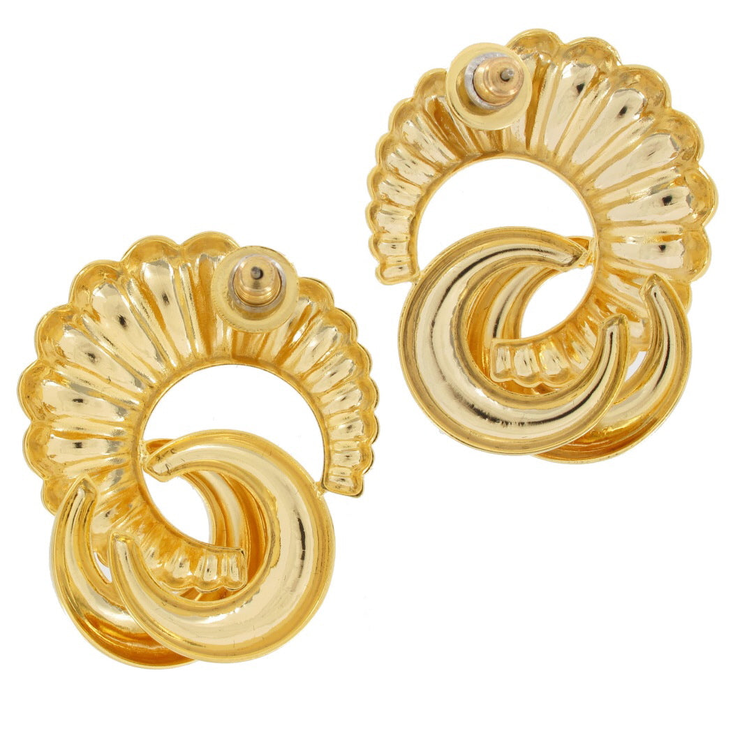 Vintage Yellow Gold Tone Abstract Circle Wreath 1980S Pierced Earrings