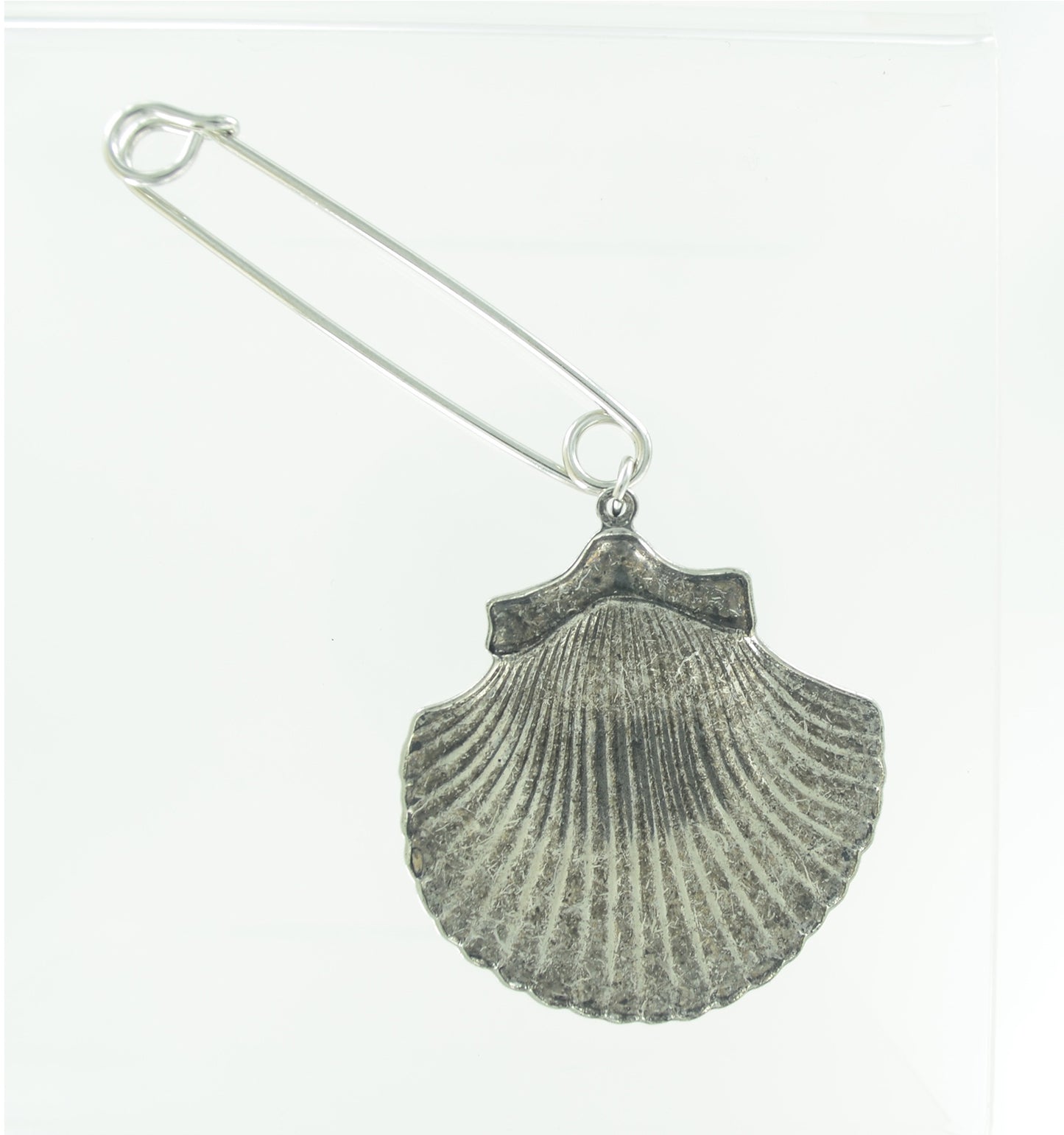 Safety Pin Brooch Cockle Sea Shell End Charm Silver Tone USA Made 2"